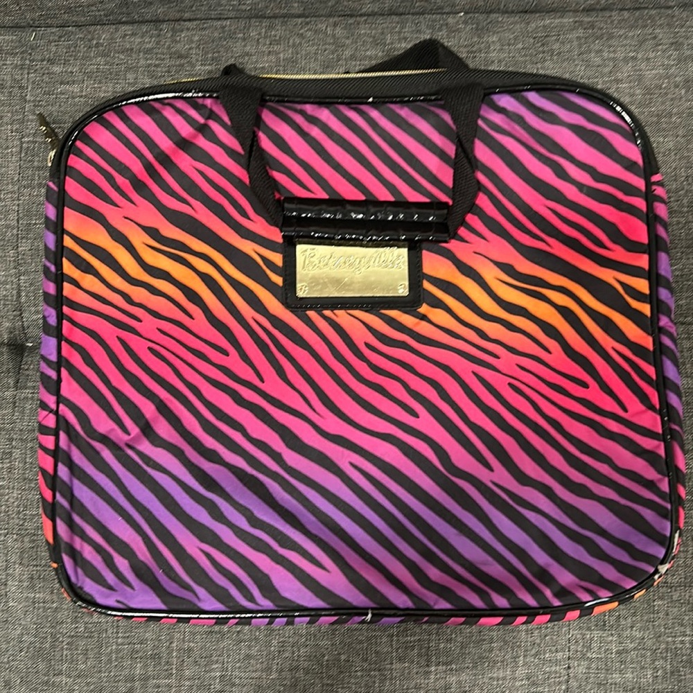 Betseyville laptop case